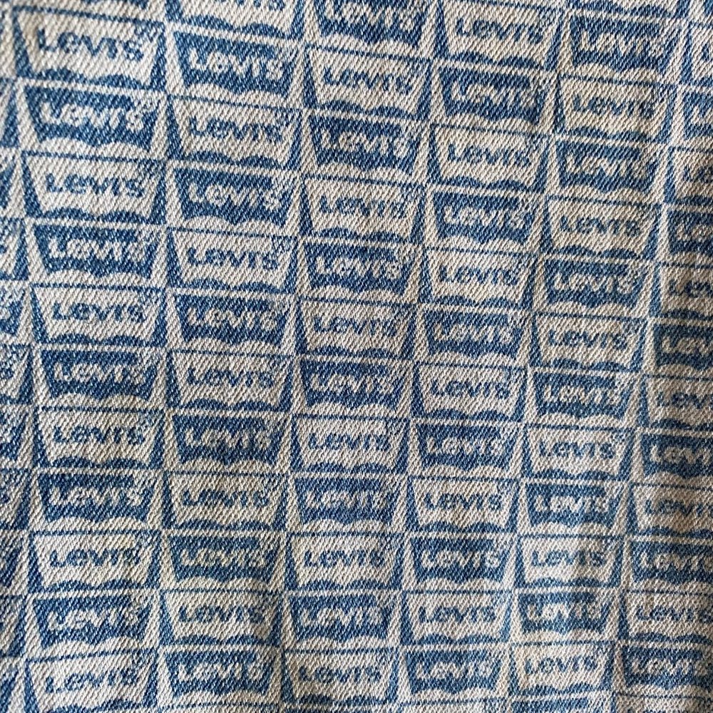 LEVI'S logo - Picture 3 of 7